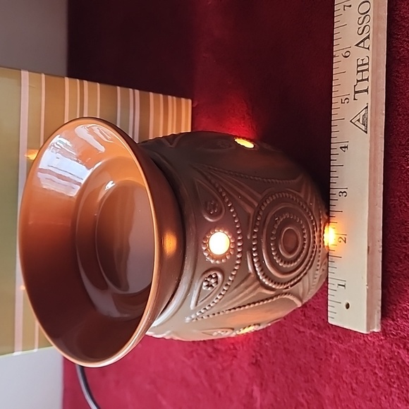 Deluxe Scentsy Warmer Pressed  Penny. - Picture 11 of 11